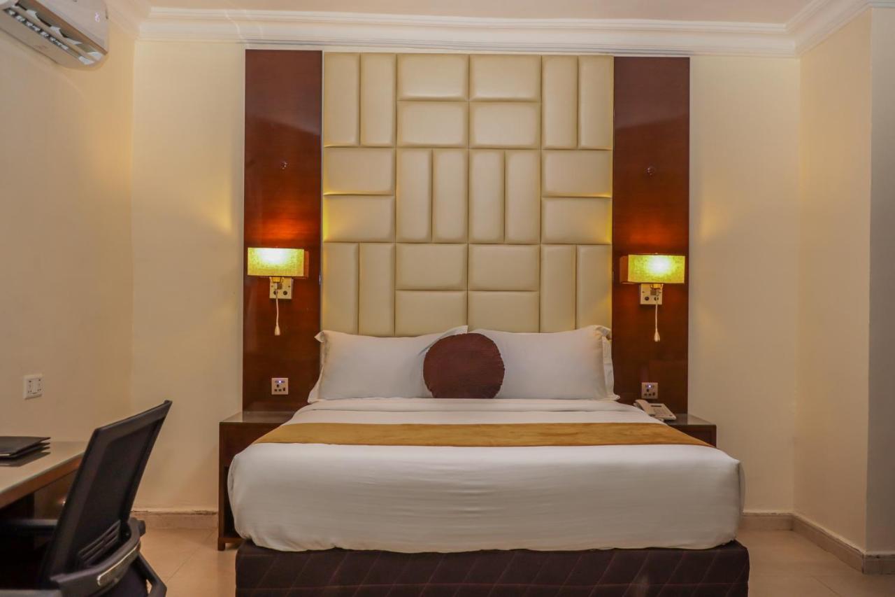 De Rembrandt Hotels And Suites Ikeja Exterior photo