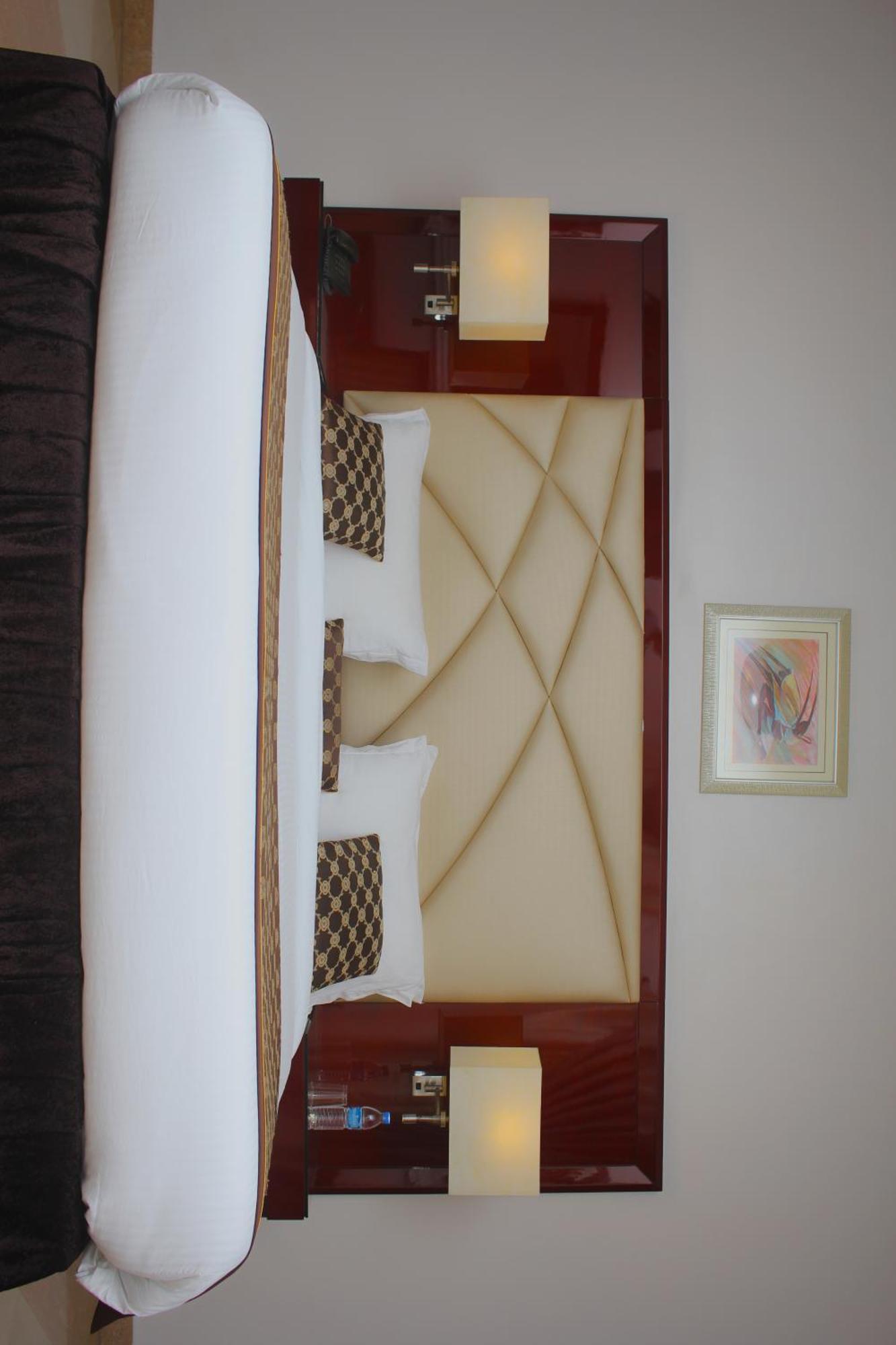 De Rembrandt Hotels And Suites Ikeja Exterior photo