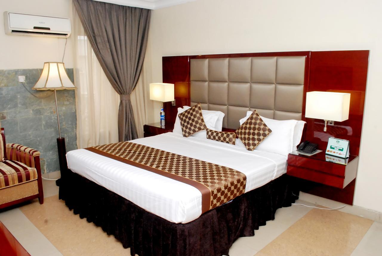 De Rembrandt Hotels And Suites Ikeja Exterior photo