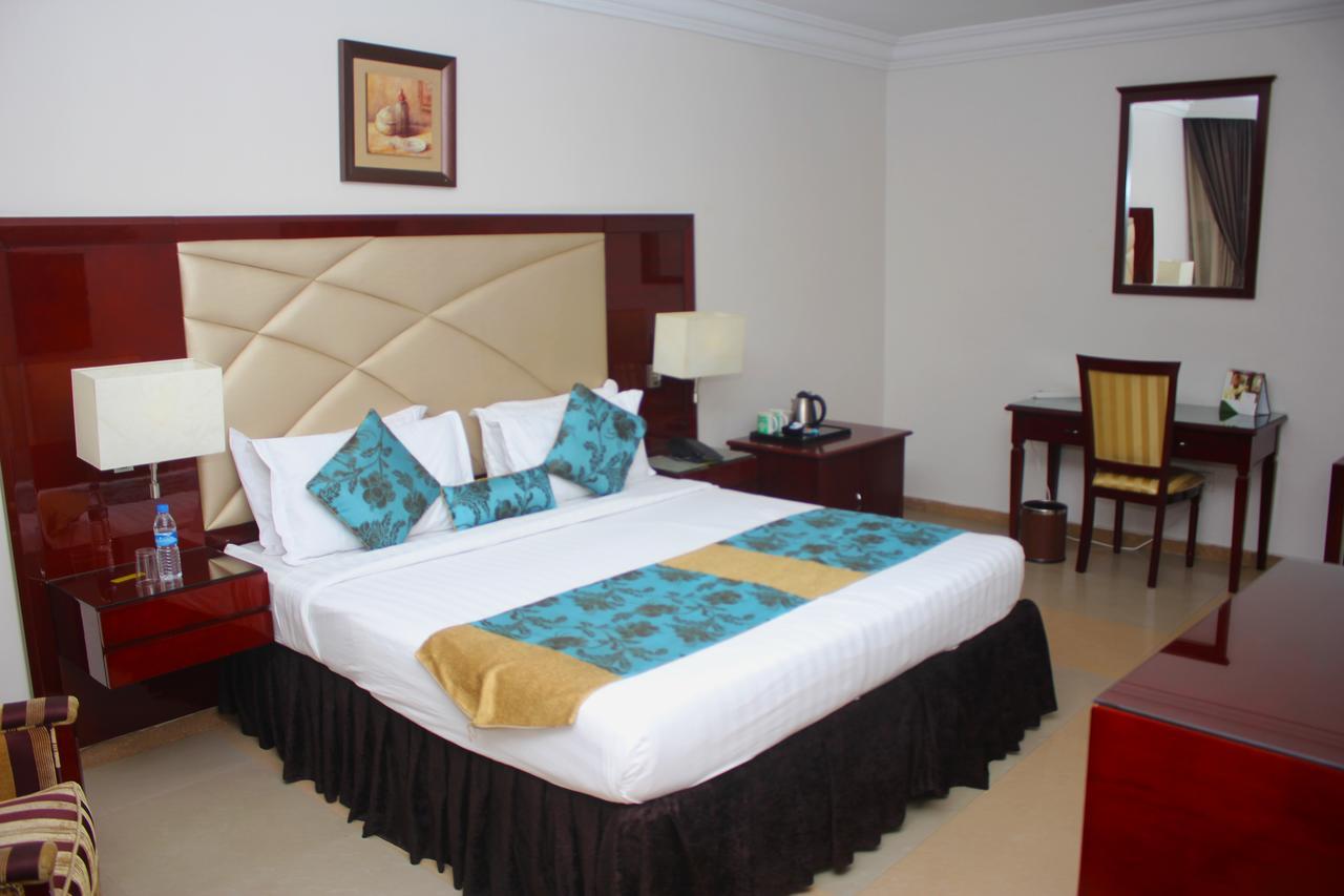 De Rembrandt Hotels And Suites Ikeja Exterior photo