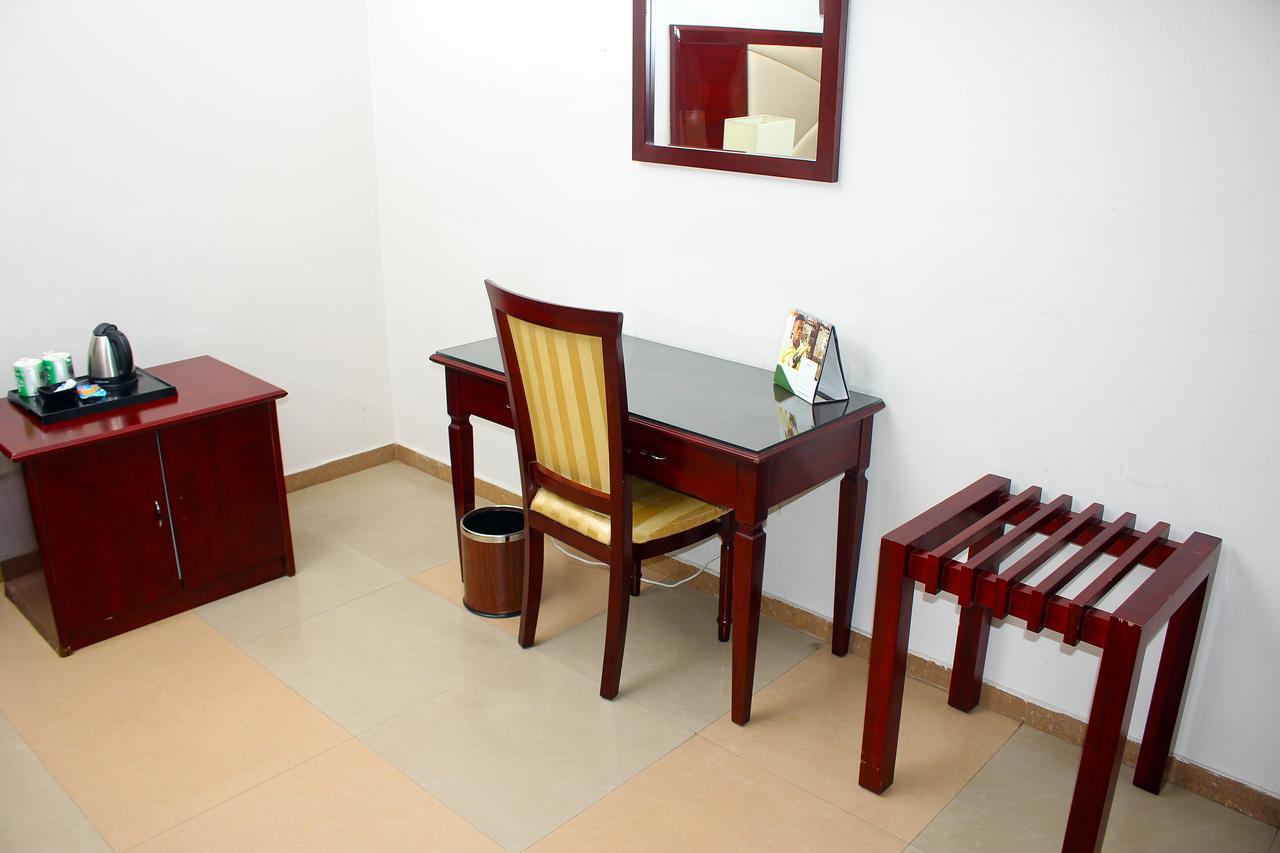 De Rembrandt Hotels And Suites Ikeja Exterior photo