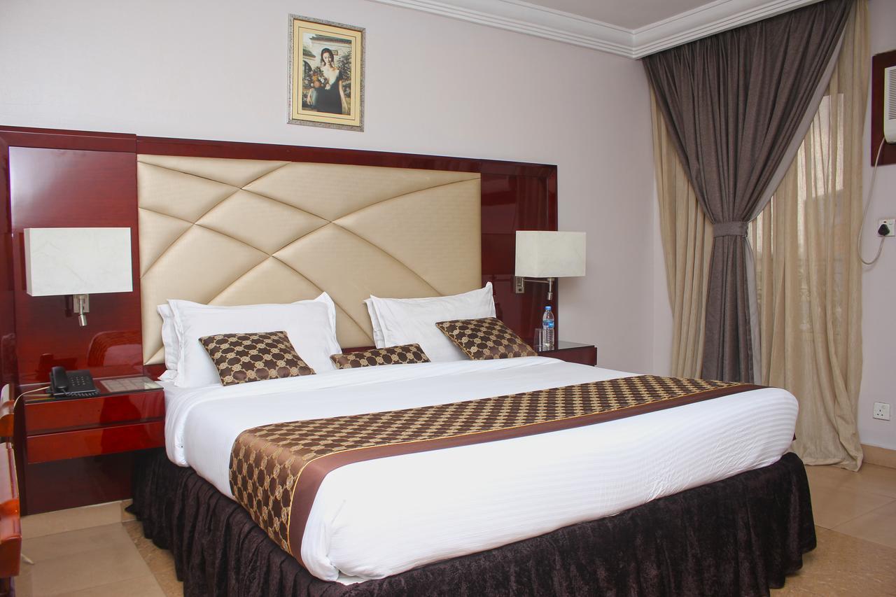 De Rembrandt Hotels And Suites Ikeja Exterior photo