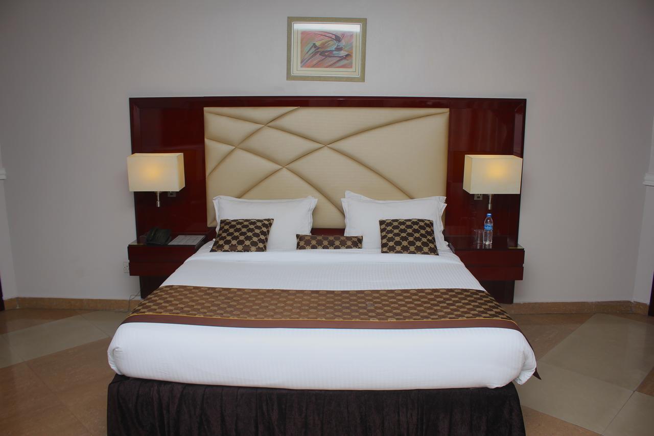 De Rembrandt Hotels And Suites Ikeja Exterior photo